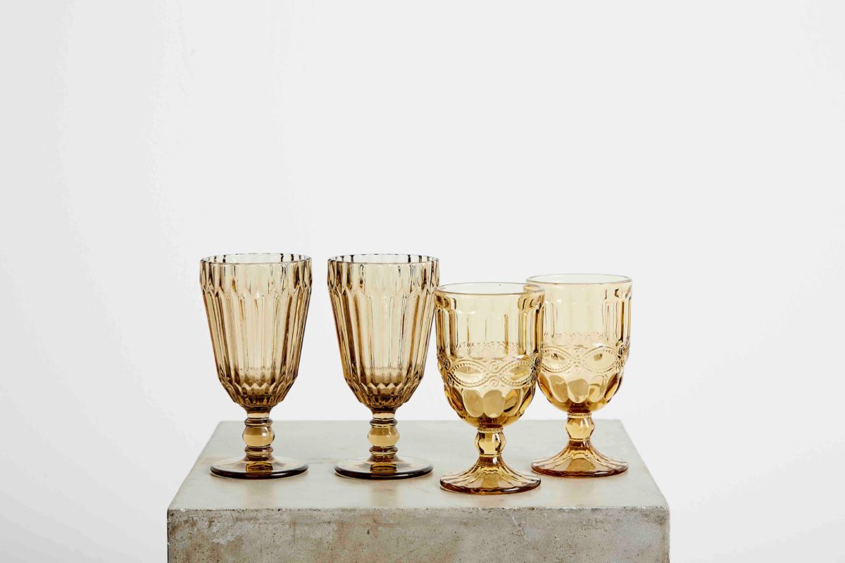 Gyldne vinglas til udlejning til brylluper