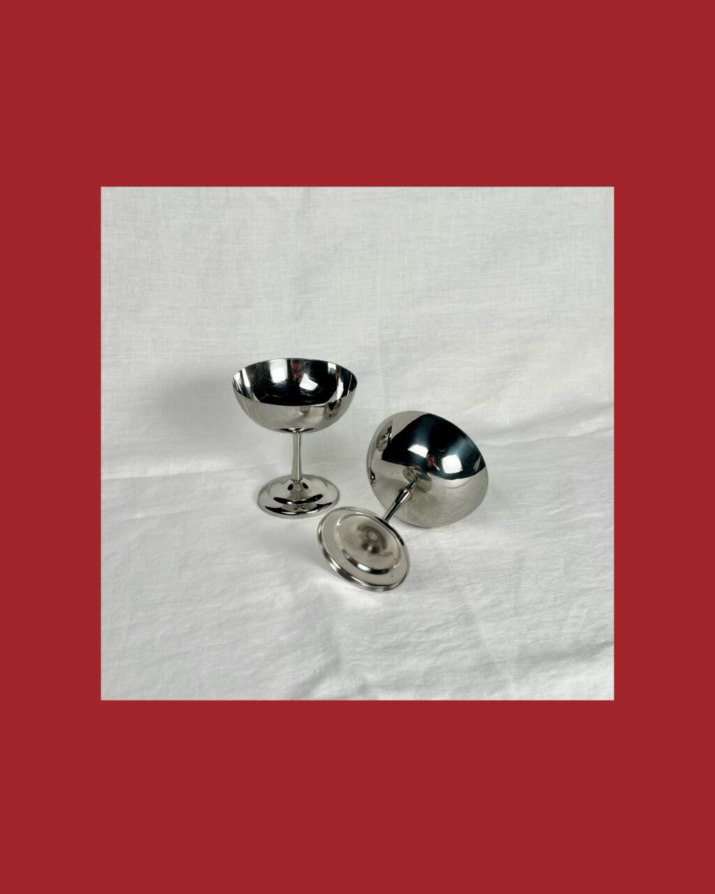 Gør bordet lidt ekstra med vores metal cupé. Du kan booke dem direkte på vores hjemmeside. 🍨✨

<><><><><><><><>
#tablesetting #inspiration #event #serviceudlejning #inspo