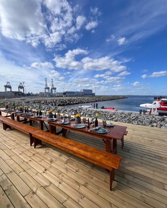 @nordicseaplanes har fødselsdag🎈🎁 Rikke har dækket smukt op på vores bord bænke sæt ved gaten🛩️ også en kæmpe stor hjælp for os når vi har travlt og skal meget hurtigt frem og tilbage mellem vores to adresser🥇 så varm anbefaling fra os❤️
#firmaevent #seaplane #aarhus #copenhagen #borddækning #tablesetting #tablesettingdk #firmaevent #fødselsdag