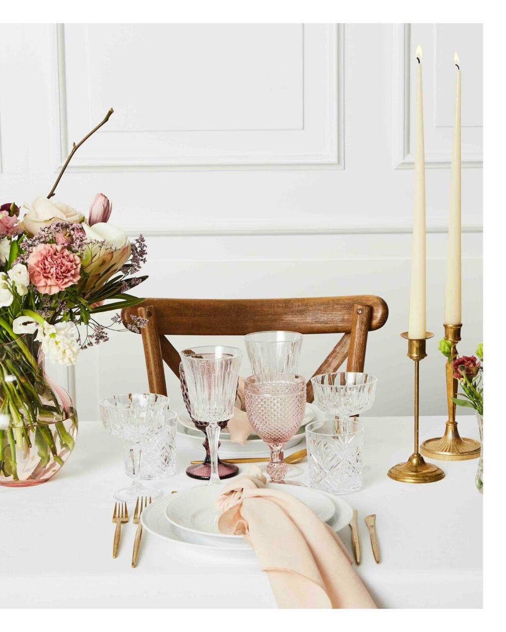 KONFIRMATION 2026
Pink er altid en sikker vinder til konfirmationen 💖 Her er lidt inspiration til et bord, der både ser flot og indbydende ud. Og som nemt kan gøres unikt og personligt med små detaljer, der passer til dig. 

<><><><><><><><>
#konfirmation #konfirmationsborddækning #tablesetting #borddækning #serviceudlejning