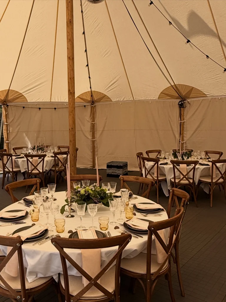 🤎🪩✨

<><><><><><><><>
#serviceudlejning #firmaevent #bryllup #tablesettingdk #event