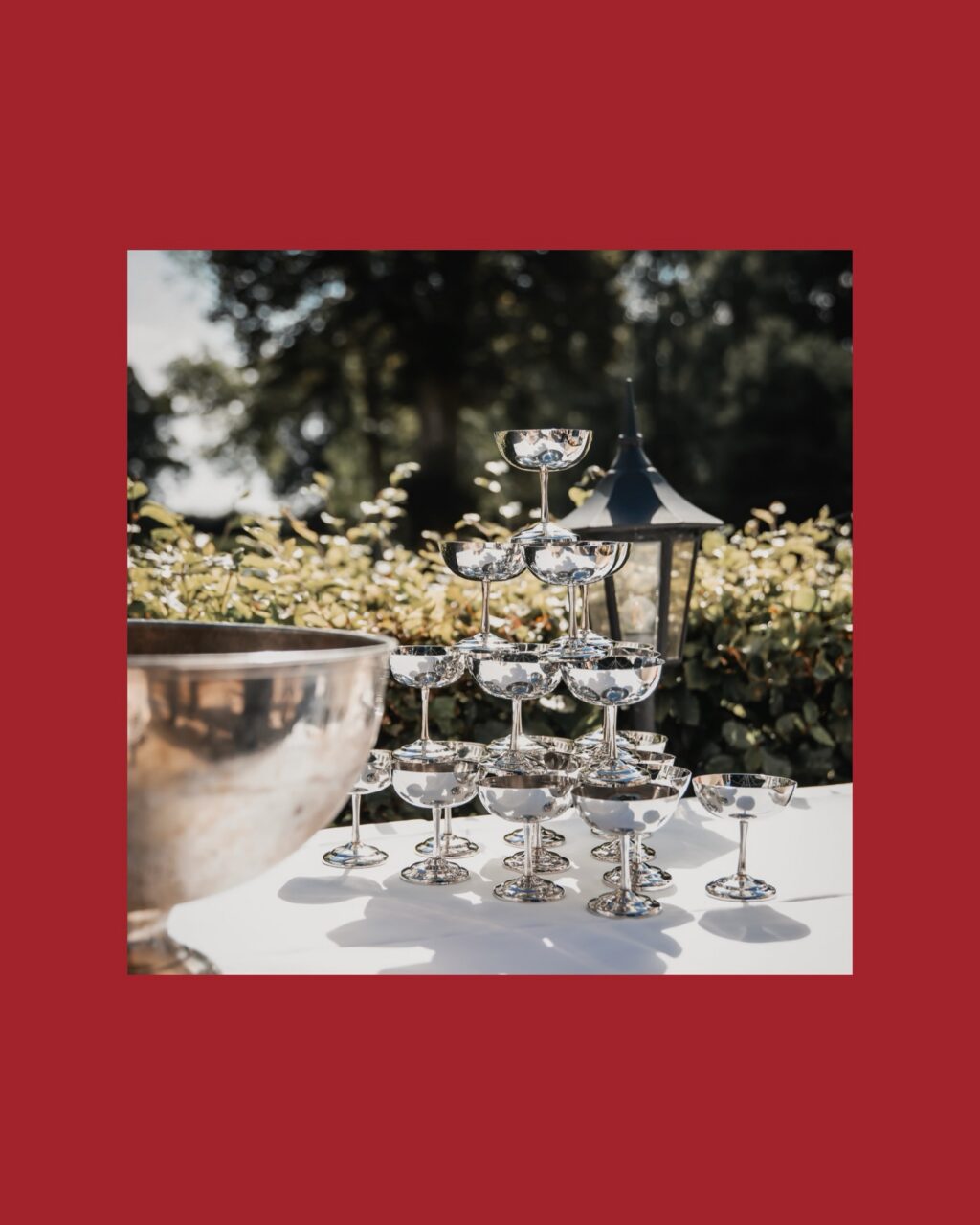 Gør bordet lidt ekstra med vores metal cupé. Du kan booke dem direkte på vores hjemmeside. 🍨✨

<><><><><><><><>
#tablesetting #inspiration #event #serviceudlejning #inspo